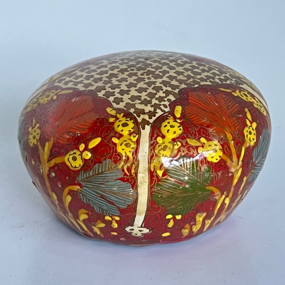 Antique & Vintage Kashmiri paper mache boxes and paperweight set of 3 pieces - Picture 11 of 16